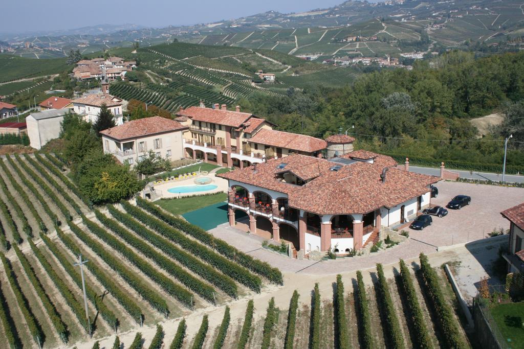 Tota Virginia Antico Podere Serralunga d'Alba Extérieur photo