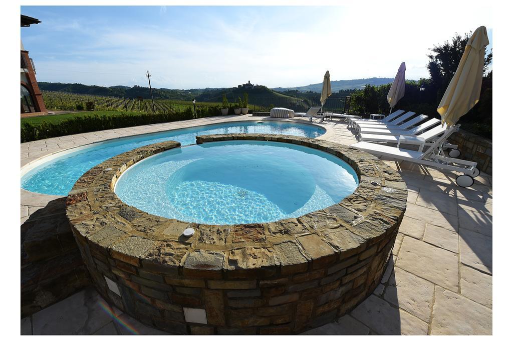 Tota Virginia Antico Podere Serralunga d'Alba Extérieur photo